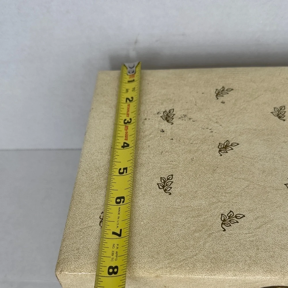 Vintage 1970's Cream and Gold Leaf Pattern Faux Leather Jewelry Box no key